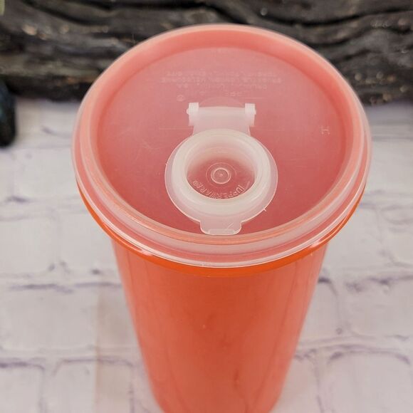 Vintage Tupperware 262-3 Orange Slimline Pitcher With 603-1 Flip Top Pour Lid - Picture 2 of 12